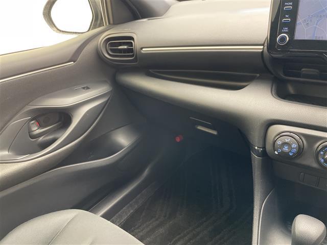 ヤリス Ｘ　純正８型ディスプレイオーディオナビ　レーダークルーズコントロール　バックカメラ　コーナーセンサー　ＥＴＣ２．０　オートマチックハイビーム　ドライブレコーダー　衝突軽減システム（25枚目）