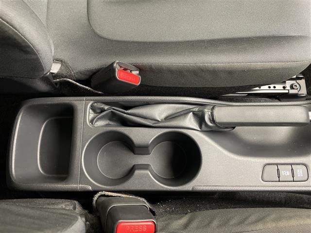 ヤリス Ｘ　純正８型ディスプレイオーディオナビ　レーダークルーズコントロール　バックカメラ　コーナーセンサー　ＥＴＣ２．０　オートマチックハイビーム　ドライブレコーダー　衝突軽減システム（29枚目）