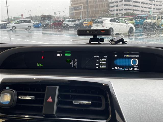 プリウス ＳセーフティプラスＩＩ　セーフティセンス　純正ナビ　レーダークルーズコントロール　コーナーセンサー　ＬＥＤヘッドライト　レーンキープアシスト　オートマチックハイビーム　ドライブレコーダー　衝突軽減システム（12枚目）