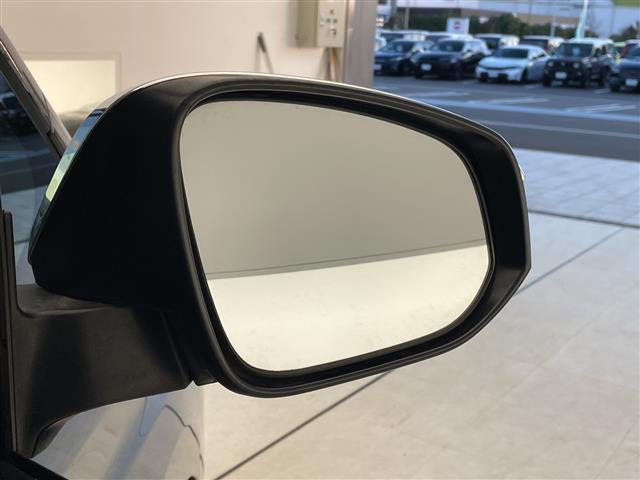 ヴォクシー ハイブリッドＺＳ　煌ＩＩＩ　純正１０型ナビ　フリップダウンモニター　両側パワースライドドア　クルーズコントロール　シートヒーター　バックカメラ　コーナーセンサー　純正アルミホイール　ＥＴＣ２．０　ＬＥＤヘッドライト（33枚目）