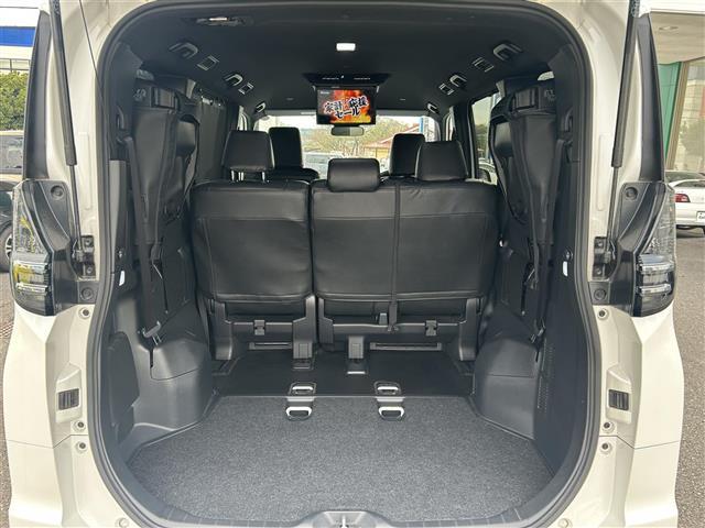 ヴォクシー ハイブリッドS-G 1オーナー純正ナビパノラミックビューMフルセグTVフリップDモニターBT両側パワースライドドア ユニバーサルステップ アドバンスドパーク シートヒーターコンソールBOX AC100V(室内コンセント)(31枚目)