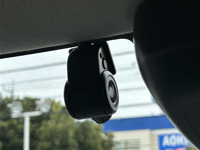 タント X 純正ナビ ブラインドスポットモニター 横滑り防止装置 盗難防止装置 衝突被害軽減システム アイドリングストップ コーナーセンサー パノラマモニター パワースライドドア 後席格納サンシェード(18枚目)