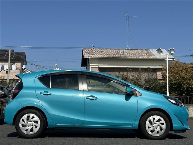 アクア G 純正ナビ ドライブレコーダークルーズコントロース レーンアシスト 横滑り防止装置 盗難防止装置 衝突被害軽減システム オートライト オートハイビーム コーナーセンサー 全周囲カメラ オプションカラー(35枚目)