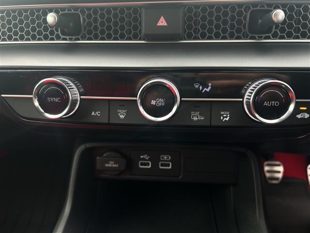 シビック タイプR ワンオーナー フルセグナビ ビルトインETC バックカメラ コーナーセンサー 横滑り防止装置 LEDヘッドライト スマートキー スペアキー1本 保証書(6枚目)