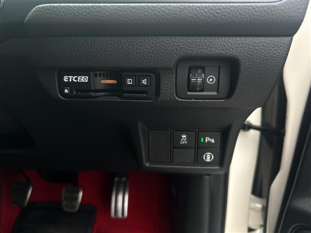 シビック タイプR ワンオーナー フルセグナビ ビルトインETC バックカメラ コーナーセンサー 横滑り防止装置 LEDヘッドライト スマートキー スペアキー1本 保証書(12枚目)