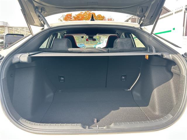 シビック タイプR ワンオーナー フルセグナビ ビルトインETC バックカメラ コーナーセンサー 横滑り防止装置 LEDヘッドライト スマートキー スペアキー1本 保証書(19枚目)