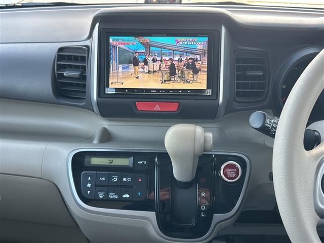 N-BOX G・Lパッケージ 4WD 社外メモリナビ横滑り防止装置 盗難防止装置 ETC ドアバイザー パワースライドドア 14インチ純正アルミホイール チップアップシート スペアキー1本 プッシュスタート スペアキー1本(9枚目)