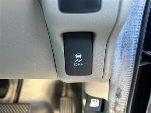 N-BOX G・Lパッケージ 4WD 社外メモリナビ横滑り防止装置 盗難防止装置 ETC ドアバイザー パワースライドドア 14インチ純正アルミホイール チップアップシート スペアキー1本 プッシュスタート スペアキー1本(14枚目)