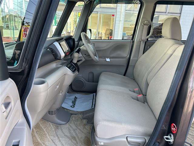 N-BOX G・Lパッケージ 4WD 社外メモリナビ横滑り防止装置 盗難防止装置 ETC ドアバイザー パワースライドドア 14インチ純正アルミホイール チップアップシート スペアキー1本 プッシュスタート スペアキー1本(19枚目)
