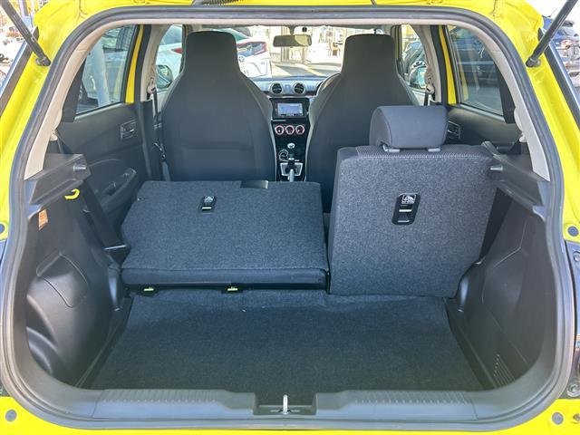 スイフトスポーツ ベースグレード ワンオーナー 社外ディスプレイオーディオ 横滑り防止装置 盗難防止装置 プッシュスタート クルーズコントロール バックカメラ 純正17インチアルミホイール シートヒーター 取扱説明書 ETC(21枚目)