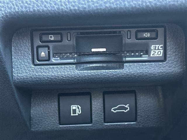 クラウンクロスオーバー Gアドバンスド・レザーパッケージ ワンオーナー純正ナビ純正アルミフロアマットアラウンドビューETCドラレコパワーシートシートヒーター電動リアゲートクルコンオートライトコーナーセンサースマートキースペアキー保証書(14枚目)