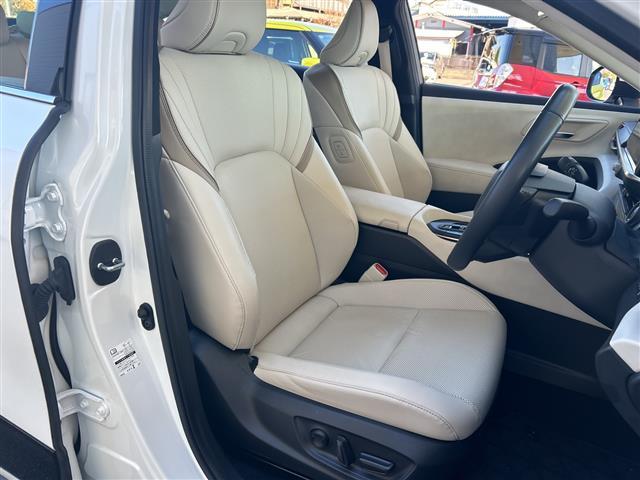 クラウンクロスオーバー Gアドバンスド・レザーパッケージ ワンオーナー純正ナビ純正アルミフロアマットアラウンドビューETCドラレコパワーシートシートヒーター電動リアゲートクルコンオートライトコーナーセンサースマートキースペアキー保証書(19枚目)