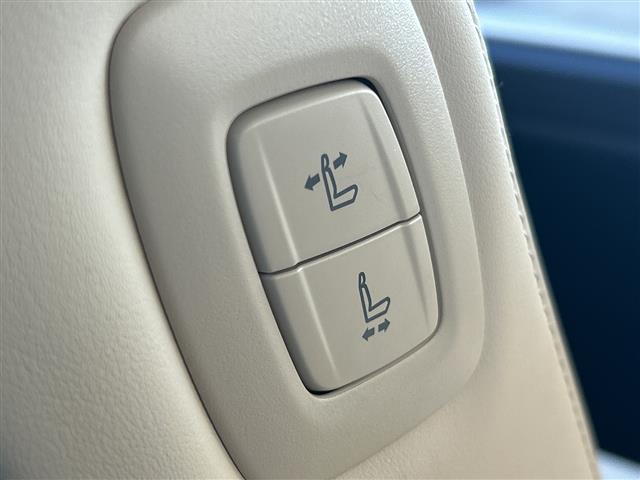 クラウンクロスオーバー Gアドバンスド・レザーパッケージ ワンオーナー純正ナビ純正アルミフロアマットアラウンドビューETCドラレコパワーシートシートヒーター電動リアゲートクルコンオートライトコーナーセンサースマートキースペアキー保証書(23枚目)