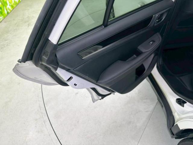 レガシィアウトバック ４ＷＤアウトバックリミテッド　純正　８インチ　ＳＤナビ／衝突安全装置／シートヒーター　前席／車線逸脱防止支援システム／シート　フルレザー／パーキングアシスト　バックガイド／電動バックドア／ドライブレコーダー　純正　革シート　４ＷＤ（25枚目）