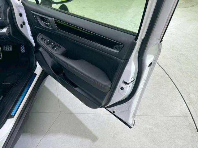 レガシィアウトバック ４ＷＤアウトバックリミテッド　純正　８インチ　ＳＤナビ／衝突安全装置／シートヒーター　前席／車線逸脱防止支援システム／シート　フルレザー／パーキングアシスト　バックガイド／電動バックドア／ドライブレコーダー　純正　革シート　４ＷＤ（27枚目）