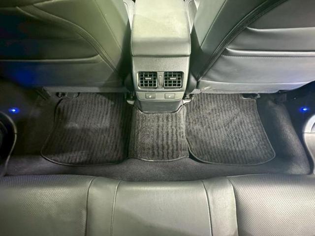 レガシィアウトバック ４ＷＤアウトバックリミテッド　純正　８インチ　ＳＤナビ／衝突安全装置／シートヒーター　前席／車線逸脱防止支援システム／シート　フルレザー／パーキングアシスト　バックガイド／電動バックドア／ドライブレコーダー　純正　革シート　４ＷＤ（29枚目）