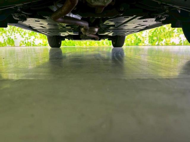 レガシィアウトバック ４ＷＤアウトバックリミテッド　純正　８インチ　ＳＤナビ／衝突安全装置／シートヒーター　前席／車線逸脱防止支援システム／シート　フルレザー／パーキングアシスト　バックガイド／電動バックドア／ドライブレコーダー　純正　革シート　４ＷＤ（50枚目）