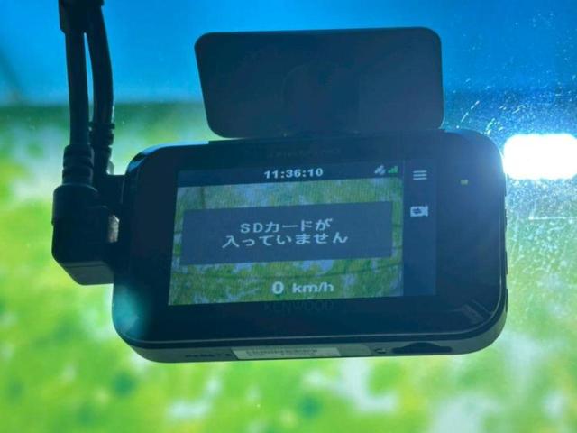 フィットハイブリッド ハイブリッド・ナビプレミアムセレクション 保証書/純正 HDDナビ/シートヒーター/ヘッドランプ HID/ETC/EBD付ABS/横滑り防止装置/アイドリングストップ/バックモニター/ワンセグTV/DVD/エアバッグ 運転席 バックカメラ(32枚目)