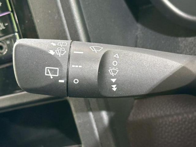 国産車から輸入車まで多様なお客様のニーズのお応えできるように、全国規模で豊富な在庫展開！車のことならＷＥＣＡＲＳへ！