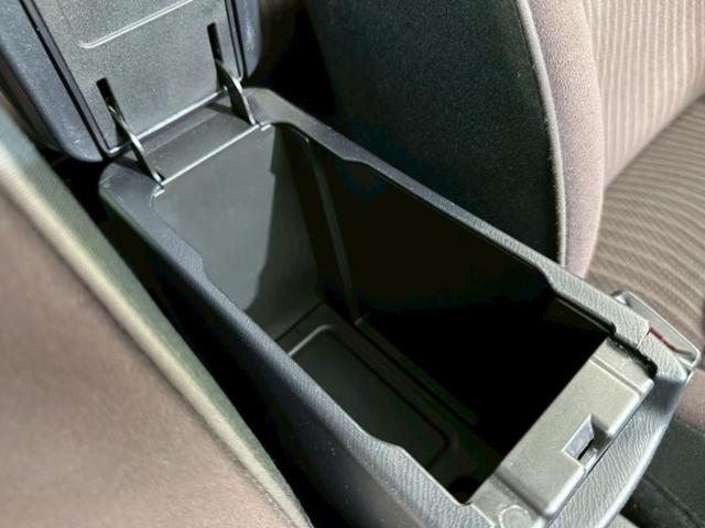 アクア Ｇ　保証書／社外　ＳＤナビ／パーキングアシスト　バックガイド／ヘッドランプ　ＬＥＤ／ＥＴＣ／ＥＢＤ付ＡＢＳ／横滑り防止装置／アイドリングストップ／クルーズコントロール／バックモニター　バックカメラ　記録簿（38枚目）