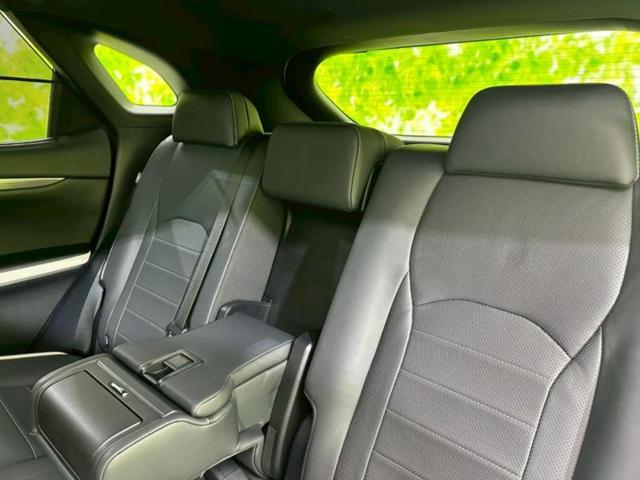 ＲＸ ＲＸ３００Ｆスポーツ　新品タイヤ／サンルーフ／保証書／純正　ＳＤナビ／衝突安全装置／シートヒーター／全方位モニター／車線逸脱防止支援システム／シート　フルレザー／電動バックドア／ドライブレコーダー　純正　革シート　ドラレコ（6枚目）