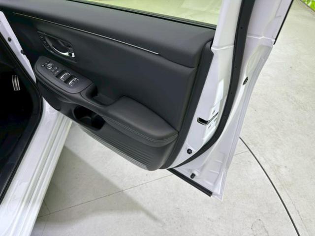 ZR-V eHEV Z 保証書/ディスプレイオーディオ+ナビ9インチ/ホンダセンシング/シートヒーター 前席/マルチビューカメラシステム/車線逸脱防止支援システム/シート フルレザー 革シート 衝突被害軽減システム 禁煙車(26枚目)
