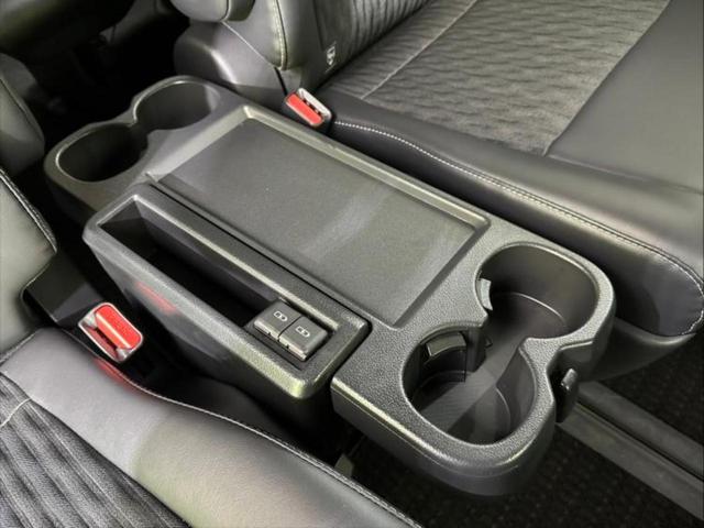 ノア ハイブリッドS-Z 保証書/ディスプレイオーディオ+ナビ8インチ/衝突安全装置/両側電動スライドドア/シートヒーター 前席/車線逸脱防止支援システム/シート ハーフレザー スーパーチャージャー 衝突被害軽減システム(42枚目)