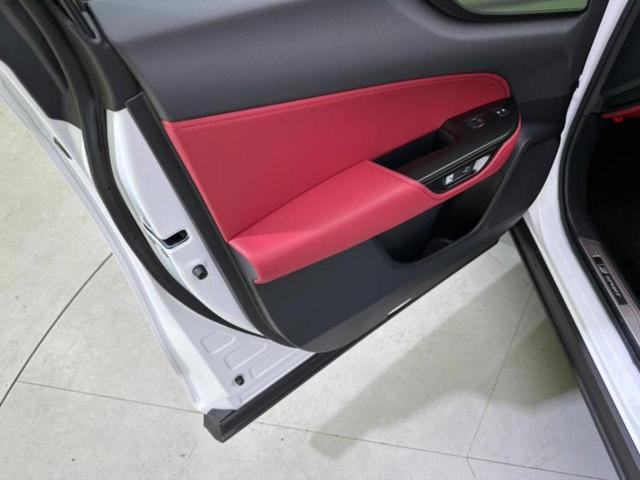 ＮＸ ＮＸ３５０ｈ　Ｆスポーツ　サンルーフ／保証書／純正　ＳＤナビ／デジタルインナーミラー／衝突安全装置／シートヒーター／全方位モニター／車線逸脱防止支援システム／シート　フルレザー／パーキングアシスト　バックガイド　革シート（26枚目）