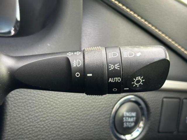 ハリアー プレミアムアドバンスドパッケージ サンルーフ/保証書/純正 SDナビ/衝突安全装置/車線逸脱防止支援システム/シート ハーフレザー/電動バックドア/ヘッドランプ LED/ETC/EBD付ABS/横滑り防止装置/アイドリングストップ(18枚目)