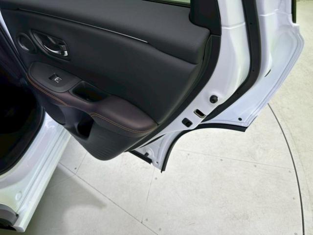 ZR-V eHEV Z BOSE/保証書/ディスプレイオーディオ+ナビ/衝突安全装置/シートヒーター/全方位モニター/車線逸脱防止支援システム/シート 合皮/パーキングアシスト バックガイド/電動バックドア 全周囲カメラ(27枚目)