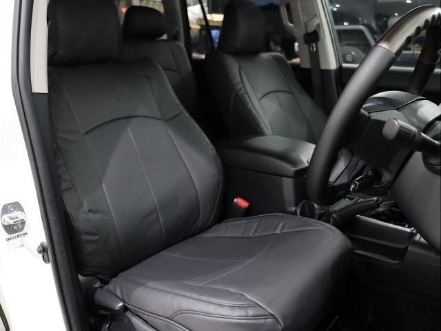 ランドクルーザープラド TX 【メッキ部マットブラック】【7人乗り】パールホワイト リフトアップ ウェッズアルミホイール ウッドコンビステアリング シフトノブ 新品シートカバー フロントカメラ 前後モデリスタ(9枚目)