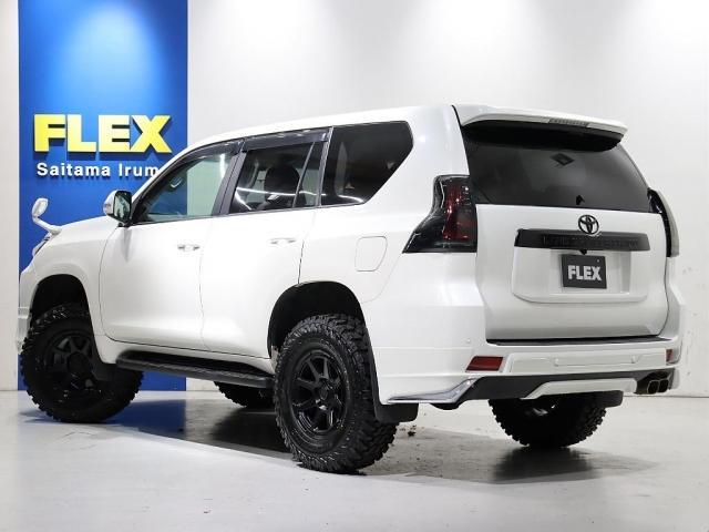 ランドクルーザープラド TX 【メッキ部マットブラック】【7人乗り】パールホワイト リフトアップ ウェッズアルミホイール ウッドコンビステアリング シフトノブ 新品シートカバー フロントカメラ 前後モデリスタ(25枚目)