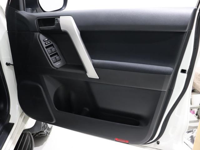 ランドクルーザープラド TX 【メッキ部マットブラック】【7人乗り】パールホワイト リフトアップ ウェッズアルミホイール ウッドコンビステアリング シフトノブ 新品シートカバー フロントカメラ 前後モデリスタ(45枚目)