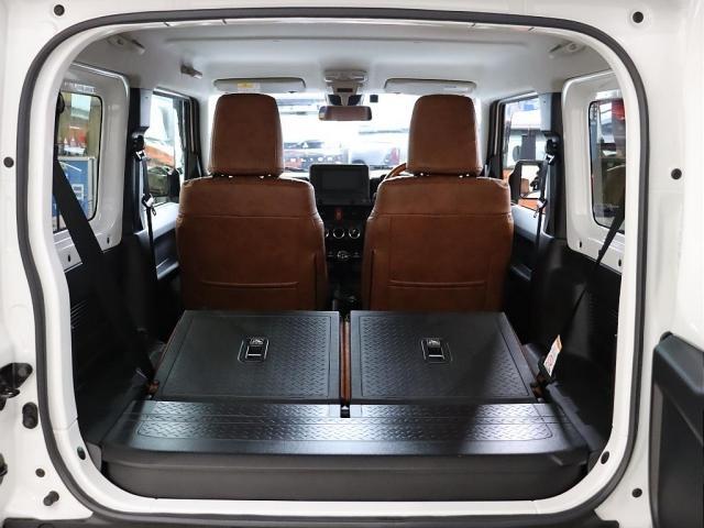 ジムニー XL リフトアップジオランダータイヤ LEDテールランプブラウン調シートカバー ステアリング ルーフラック リアラダー プッシュスタート シートヒーター マニュアル車両 ホワイト メモリーナビ(13枚目)