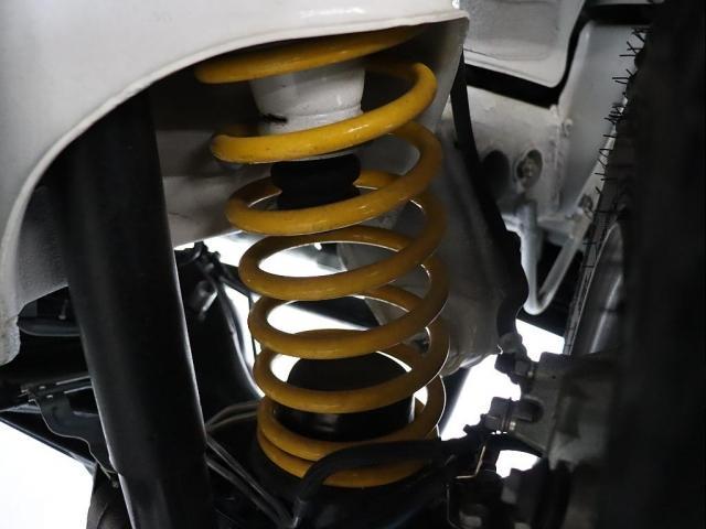 ジムニー XL リフトアップジオランダータイヤ LEDテールランプブラウン調シートカバー ステアリング ルーフラック リアラダー プッシュスタート シートヒーター マニュアル車両 ホワイト メモリーナビ(20枚目)