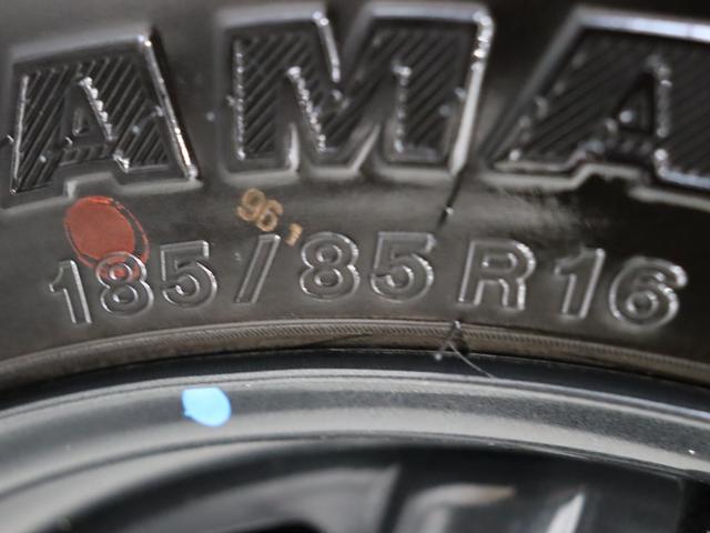 ジムニー XL リフトアップジオランダータイヤ LEDテールランプブラウン調シートカバー ステアリング ルーフラック リアラダー プッシュスタート シートヒーター マニュアル車両 ホワイト メモリーナビ(40枚目)