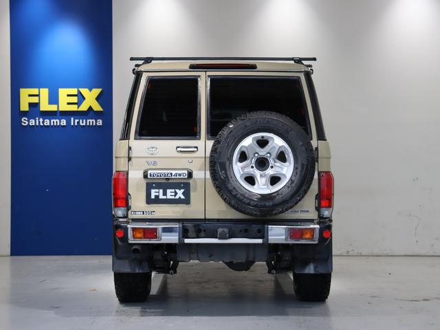 ランドクルーザー７０ ４．０　４ＷＤ　ワンオーナー　３０周年アニバーサリー　ベージュ　フォグランプ　ボディ同色オーバーフェンダー　純正アルミホイール塗装　背面タイヤカバー　純正７インチナビ　バックカメラ　コムテックドラレコ（29枚目）