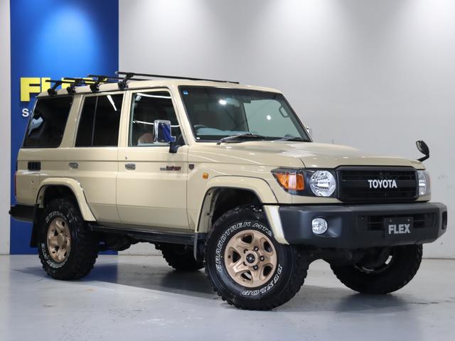 ランドクルーザー７０ ４．０　４ＷＤ　ワンオーナー　３０周年アニバーサリー　ベージュ　フォグランプ　ボディ同色オーバーフェンダー　純正アルミホイール塗装　背面タイヤカバー　純正７インチナビ　バックカメラ　コムテックドラレコ（30枚目）
