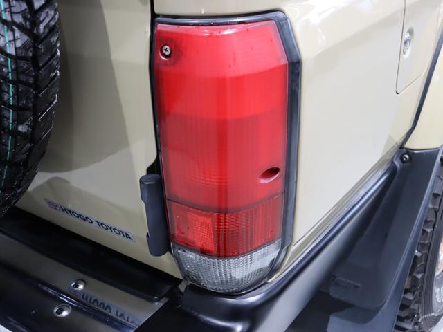 ランドクルーザー７０ ４．０　４ＷＤ　ワンオーナー　３０周年アニバーサリー　ベージュ　フォグランプ　ボディ同色オーバーフェンダー　純正アルミホイール塗装　背面タイヤカバー　純正７インチナビ　バックカメラ　コムテックドラレコ（37枚目）