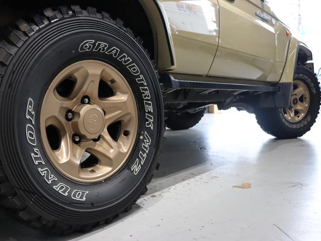 ランドクルーザー７０ ４．０　４ＷＤ　ワンオーナー　３０周年アニバーサリー　ベージュ　フォグランプ　ボディ同色オーバーフェンダー　純正アルミホイール塗装　背面タイヤカバー　純正７インチナビ　バックカメラ　コムテックドラレコ（44枚目）