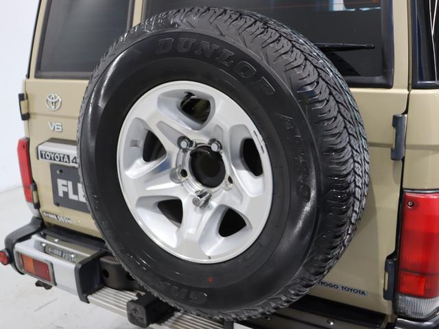 ランドクルーザー７０ ４．０　４ＷＤ　ワンオーナー　３０周年アニバーサリー　ベージュ　フォグランプ　ボディ同色オーバーフェンダー　純正アルミホイール塗装　背面タイヤカバー　純正７インチナビ　バックカメラ　コムテックドラレコ（49枚目）