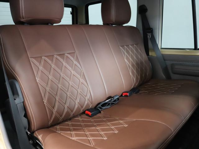 ランドクルーザー７０ ４．０　４ＷＤ　ワンオーナー　３０周年アニバーサリー　ベージュ　フォグランプ　ボディ同色オーバーフェンダー　純正アルミホイール塗装　背面タイヤカバー　純正７インチナビ　バックカメラ　コムテックドラレコ（58枚目）