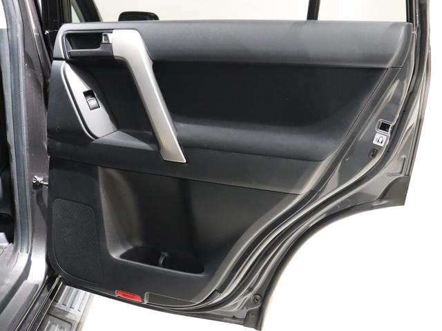 ランドクルーザープラド TX 廃盤カラー グレーメタリック リフトアップ KMC17インチアルミホイール ジオランダータイヤ 各部マットブラック グリルマーカー 新品ULTIMATE LEDテールランプ 室内灯LED(76枚目)