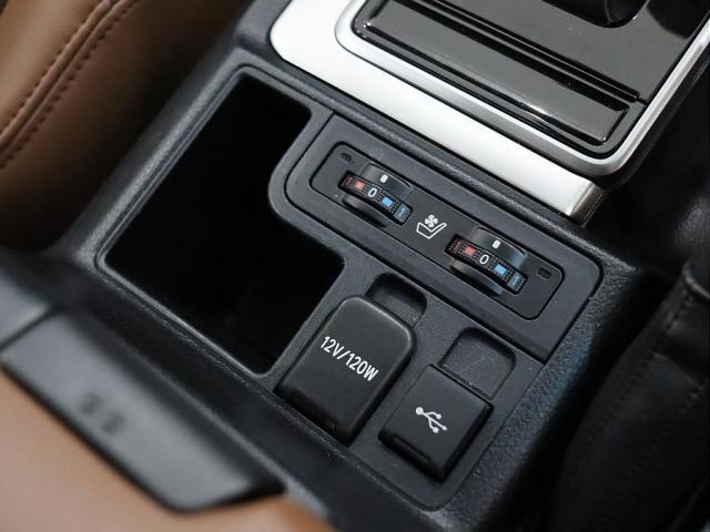ランドクルーザープラド TX Lパッケージ 70thアニバーサリーリミテッド ワンオーナー 70周年アニバーサリーモデル 茶内装 シートヒーター シートクーラー マルチテレインモニター パノラミックビューモニター ブラックルーフレール 2インチリフトアップ クルーズコントロール(18枚目)
