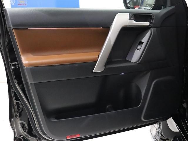 ランドクルーザープラド TX Lパッケージ 70thアニバーサリーリミテッド ワンオーナー 70周年アニバーサリーモデル 茶内装 シートヒーター シートクーラー マルチテレインモニター パノラミックビューモニター ブラックルーフレール 2インチリフトアップ クルーズコントロール(19枚目)