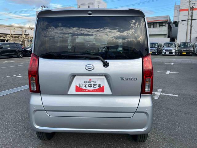 タント L スライドドア LEDヘッドライト オートライト プッシュボタンスターター オート格納ドアミラー オートエアコン 上下2段調節式デッキボード コーナーセンサー 衝突被害軽減ブレーキ(6枚目)