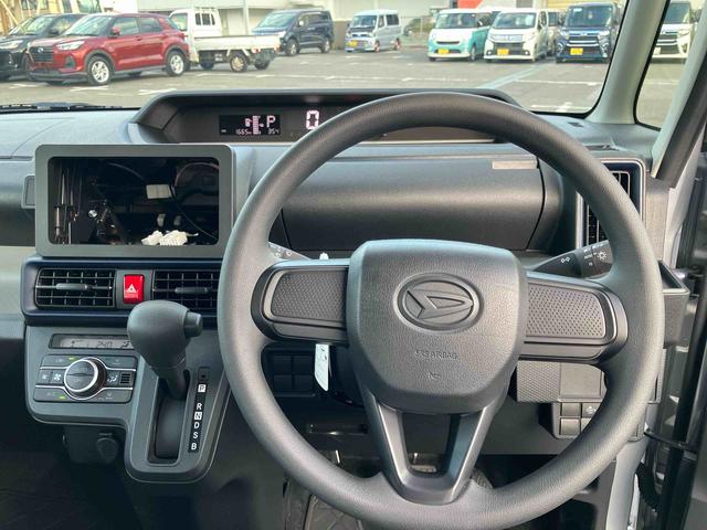 タント L スライドドア LEDヘッドライト オートライト プッシュボタンスターター オート格納ドアミラー オートエアコン 上下2段調節式デッキボード コーナーセンサー 衝突被害軽減ブレーキ(22枚目)