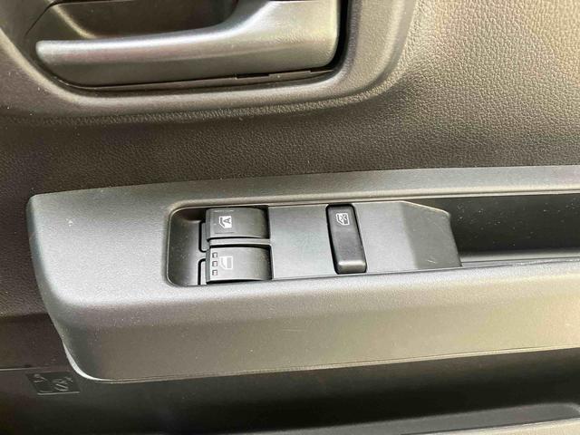 ハイゼットカーゴ ＤＸ　衝突被害軽減ブレーキ　コーナーセンサー　オートライト　プライバシーガラス　フロントパワーウィンドウ　オーバーヘッドシェルフ　スピーカー一体型ＡＭ・ＦＭラジオ　キーレスエントリー　アイドリングストップ（9枚目）