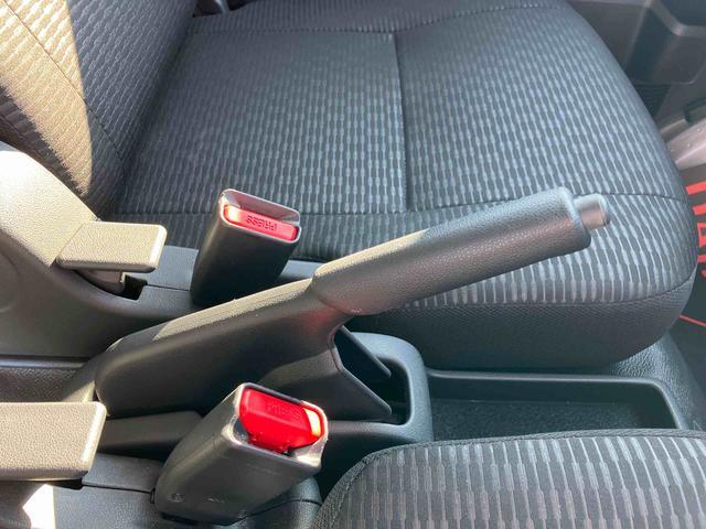 ハイゼットカーゴ DX マニュアル車/衝突回避支援システム/オートハイビーム/横滑り防止装置/コーナーセンサー/スペアタイヤ/AM・FMラジオ/マニュアルエアコン/アイドリングストップ/キーレス/オーバーヘッドシェルフ(10枚目)