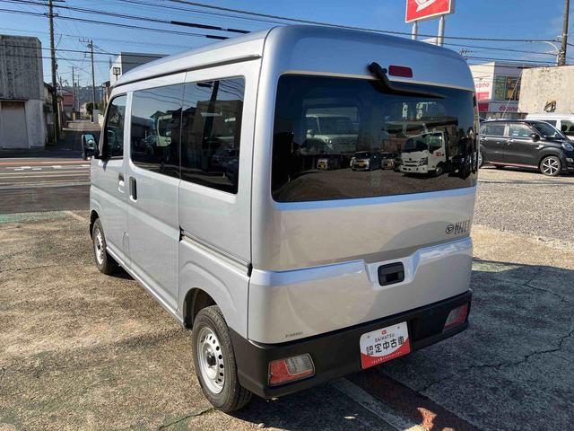 ハイゼットカーゴ DX マニュアル車/衝突回避支援システム/オートハイビーム/横滑り防止装置/コーナーセンサー/スペアタイヤ/AM・FMラジオ/マニュアルエアコン/アイドリングストップ/キーレス/オーバーヘッドシェルフ(18枚目)